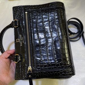 Kate spade used in good condition.